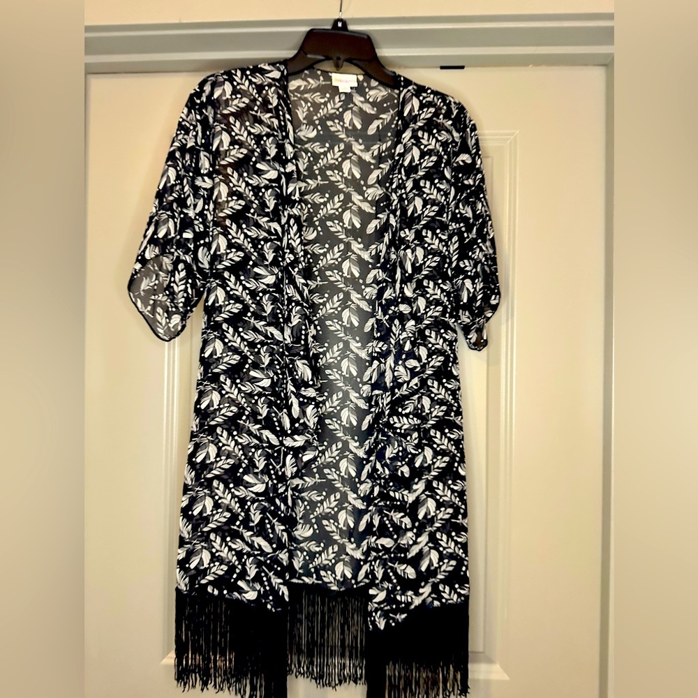 LuLaRoe Monroe Kimono